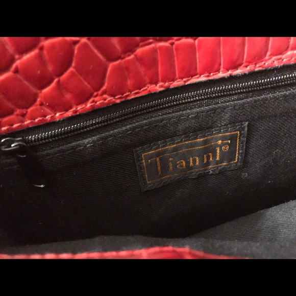 Gorgeous Brilliant Red Snake Skin Bag! - Picture 2 of 10